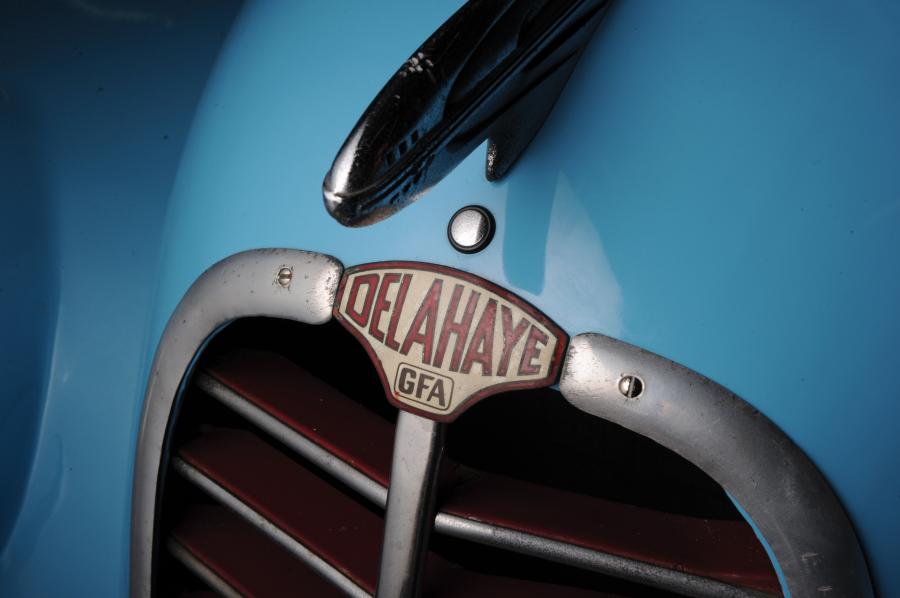 Логотип Delahaye 135 M Cabriolet 1947 года  (фото 6 из 12)